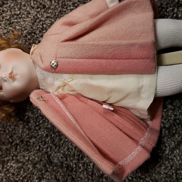 Patricia Coffer 1986 “Tansie Comes To Visit” 10" Porcelain Doll w/ Stand - Picture 12 of 14